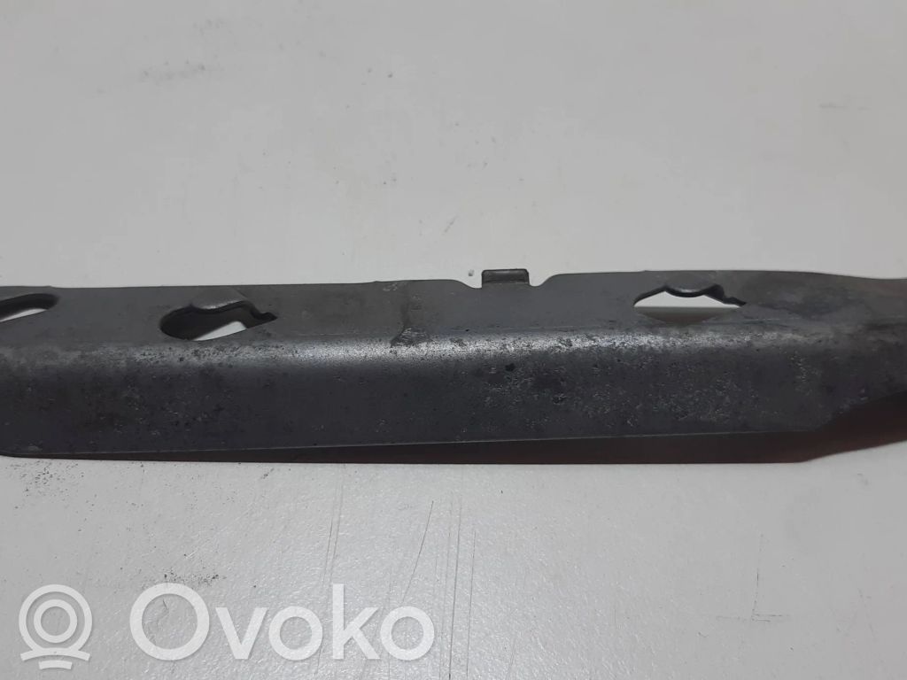 BMW 3 E90 E91 Etupuskurin kannake 