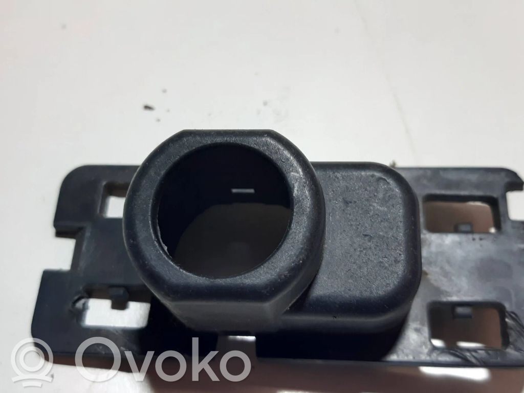 BMW X5 E70 Vordere Sensorhalterung Einparkhilfe Parktronic PDC 