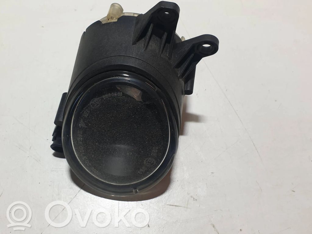 Volvo V50 Miglas lukturis priekšā 