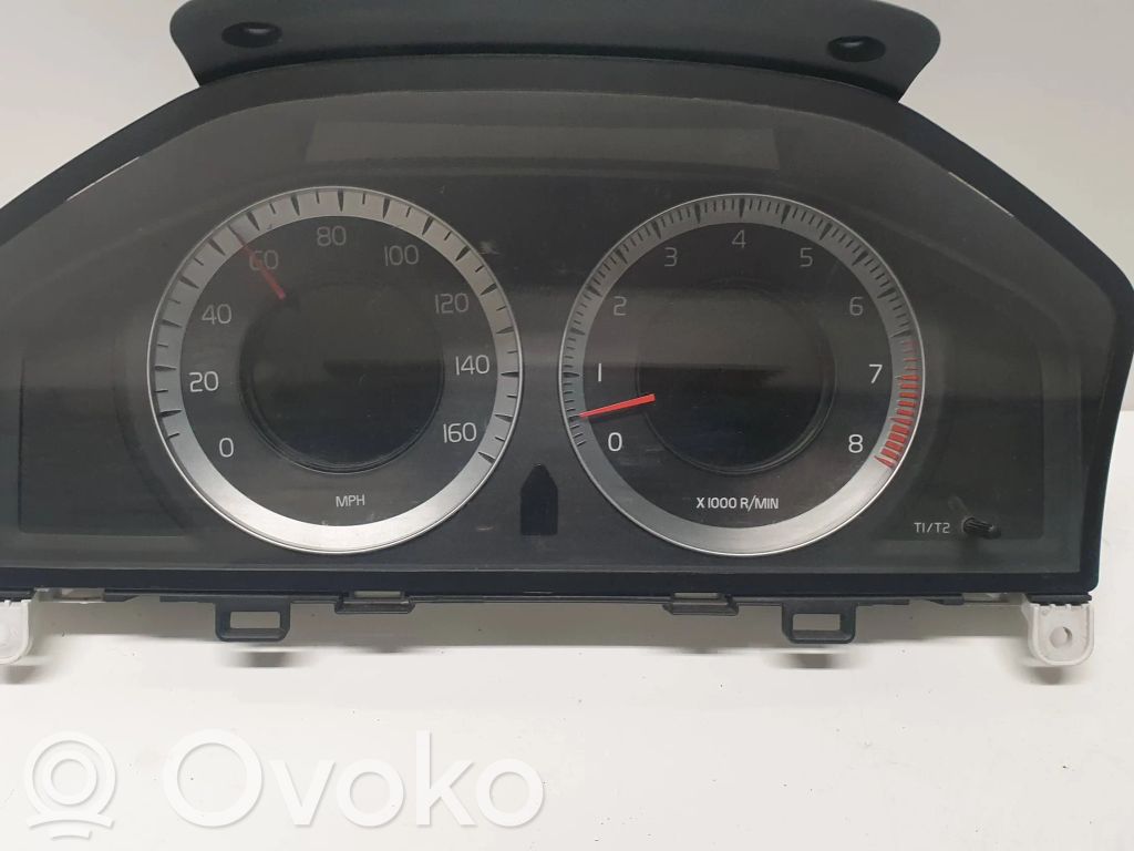 Volvo V70 Speedometer (instrument cluster) 