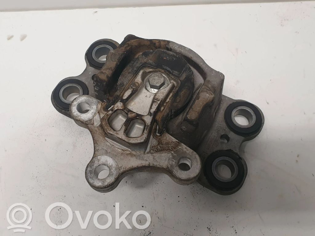 Engine mount bracket   31262710,200214,F4SDE
