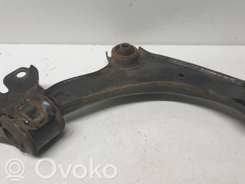 Volvo XC70 Front lower control arm/wishbone 