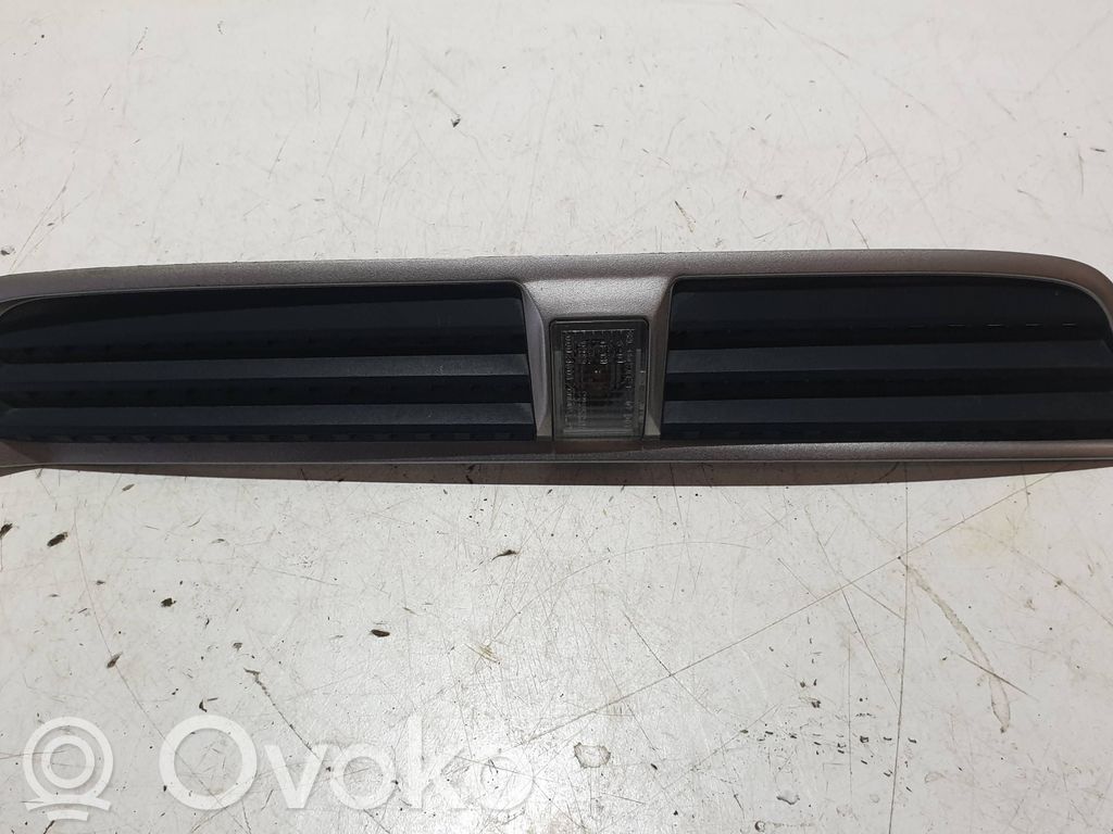 Opel Antara Lusteinlass Gitter Kotflügel 