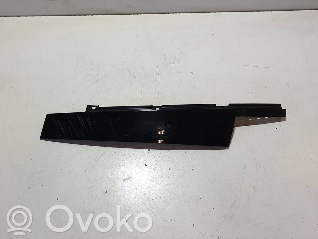 Volvo XC40 Listwa / Uszczelka szyby drzwi przednich 