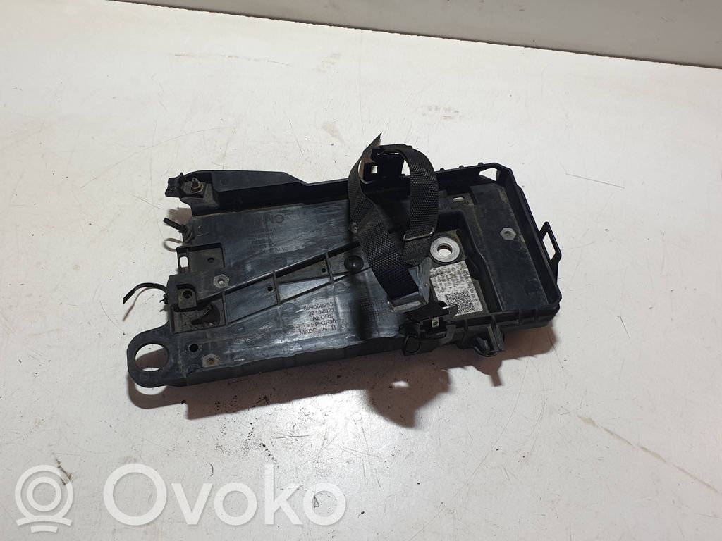 Volvo XC40 Akumuliatoriaus dėžė 