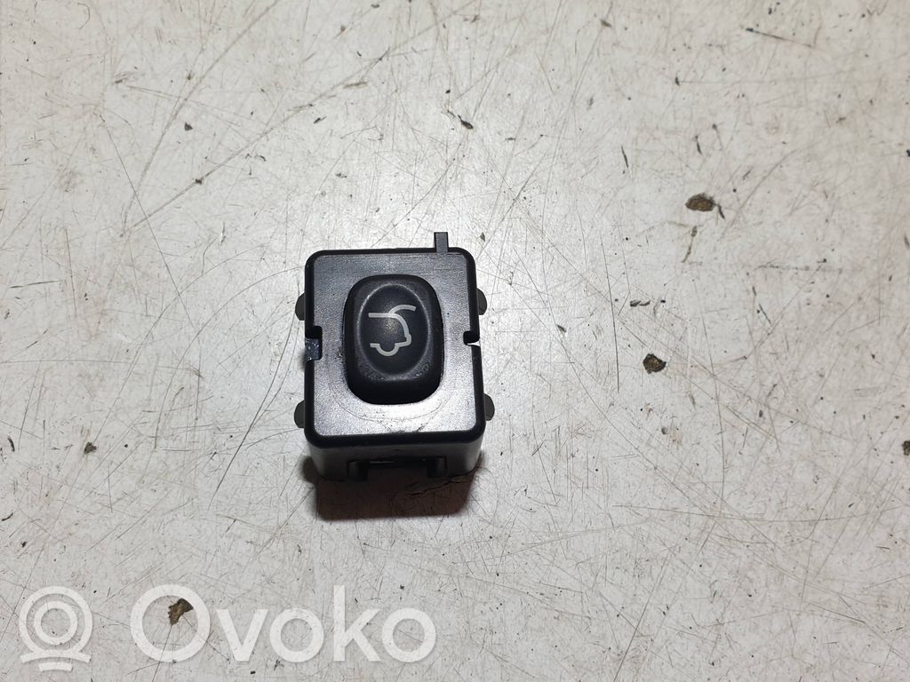 Dodge Durango III Tailgate opening switch 