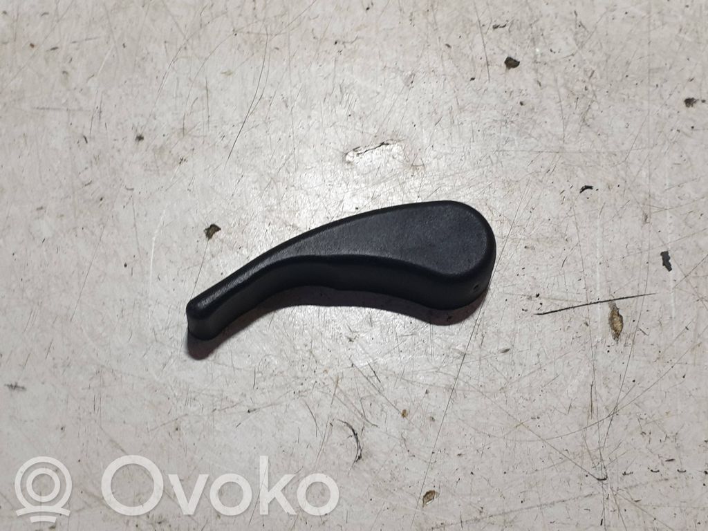 Renault Captur Aizmugurē slēdzenes cilpa 