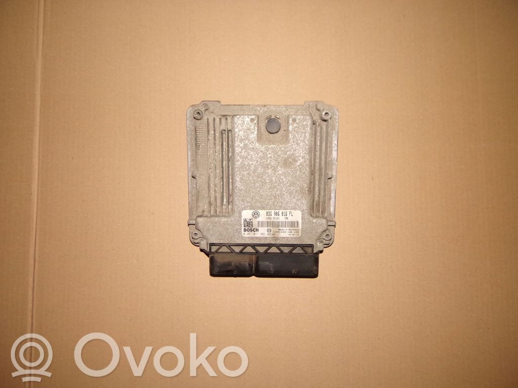 Volkswagen Golf V Engine control unit/module 