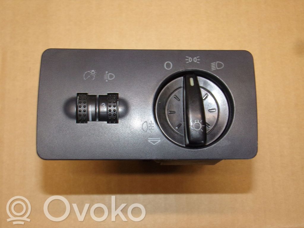 Volkswagen PASSAT B4 Interruptor de luz 