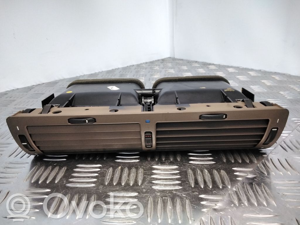 BMW 7 E38 Centrinės oro grotelės 