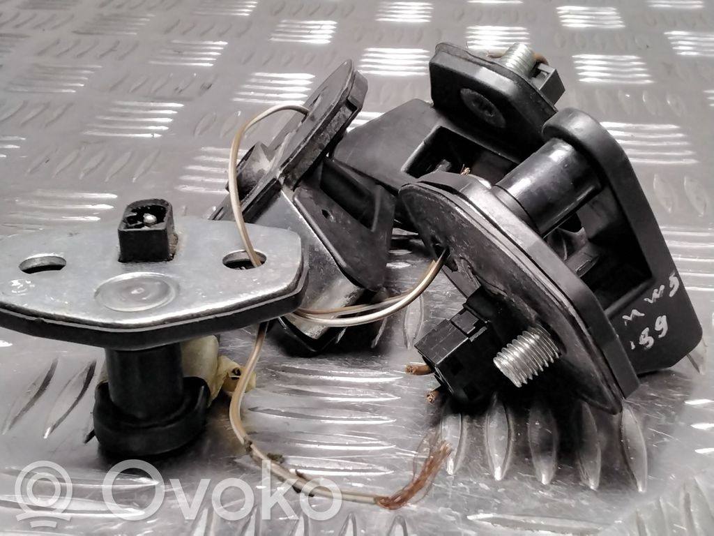 Front door lock loop/hook striker   81011261