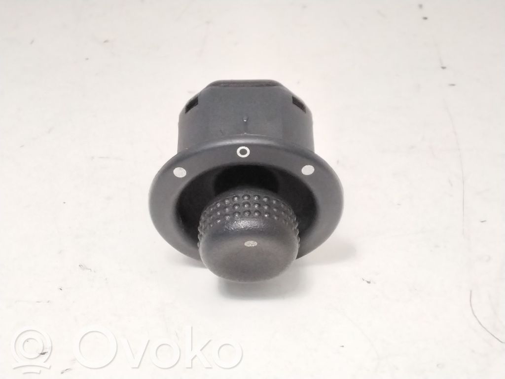 Renault Megane I Wing mirror switch 