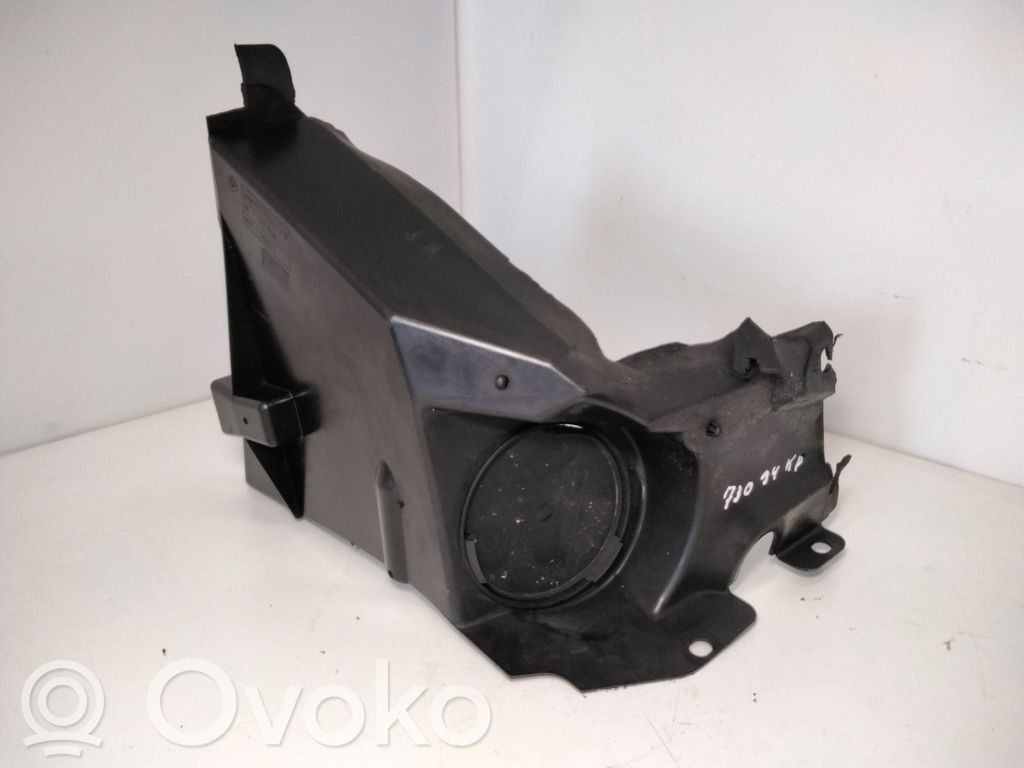 BMW 7 E38 Air intake duct part 
