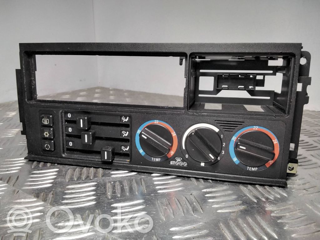BMW 5 E34 Climate control unit 