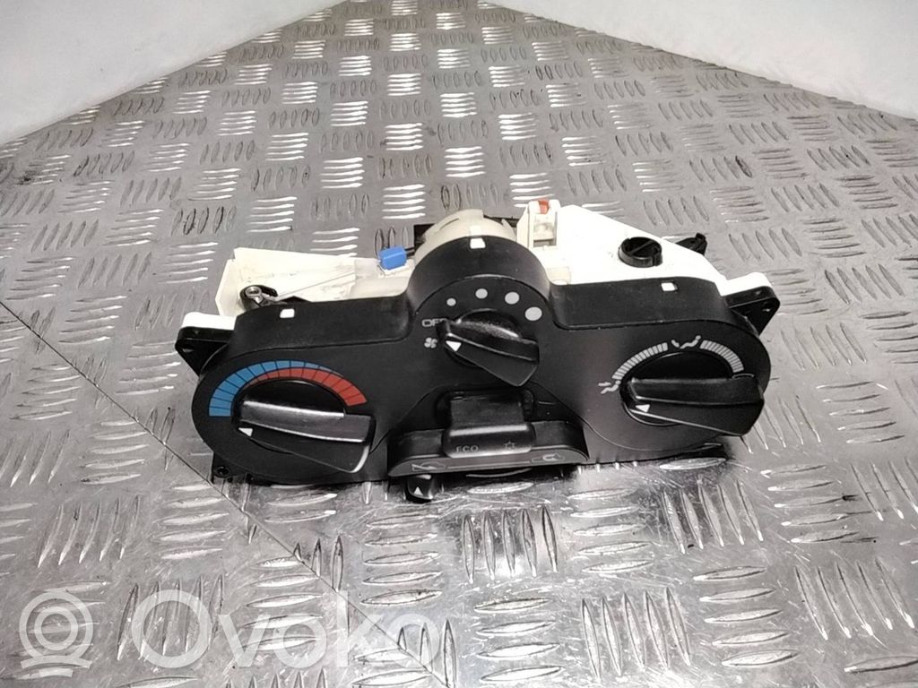 Mitsubishi Carisma Climate control unit 