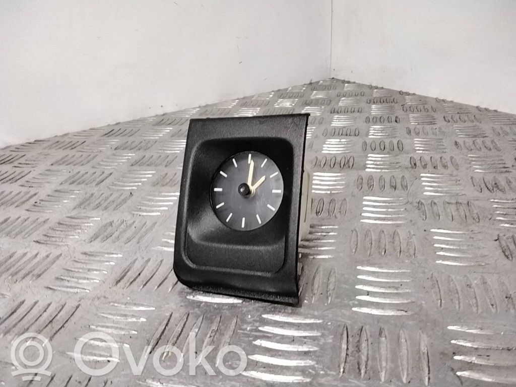 Opel Vectra A Pulkstenis 