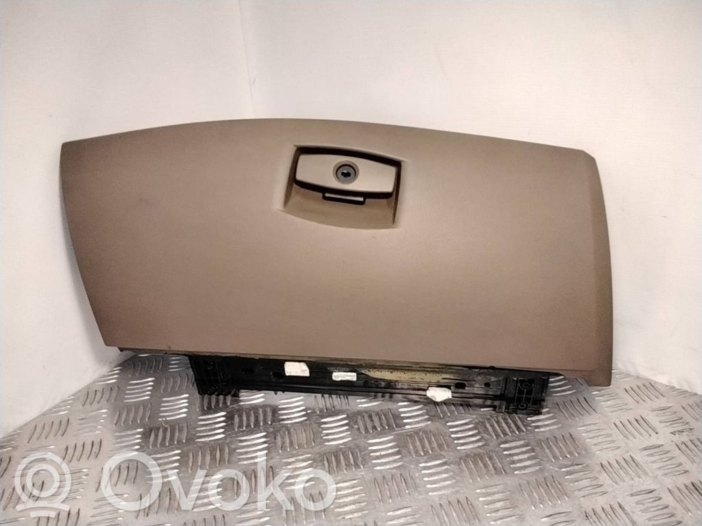 BMW 5 E60 E61 Glove box 