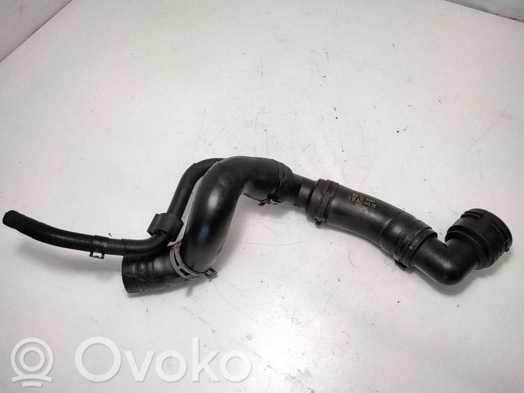 Volkswagen Polo IV 9N3 Engine coolant pipe/hose 