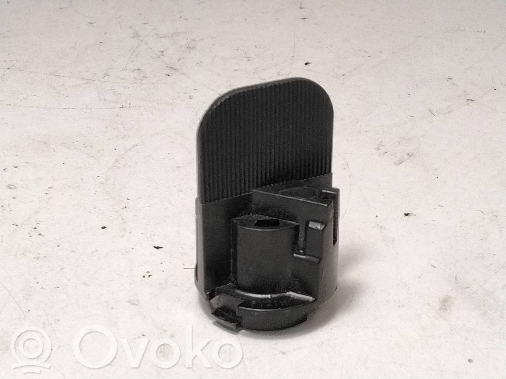 Volvo V70 Tail light part 