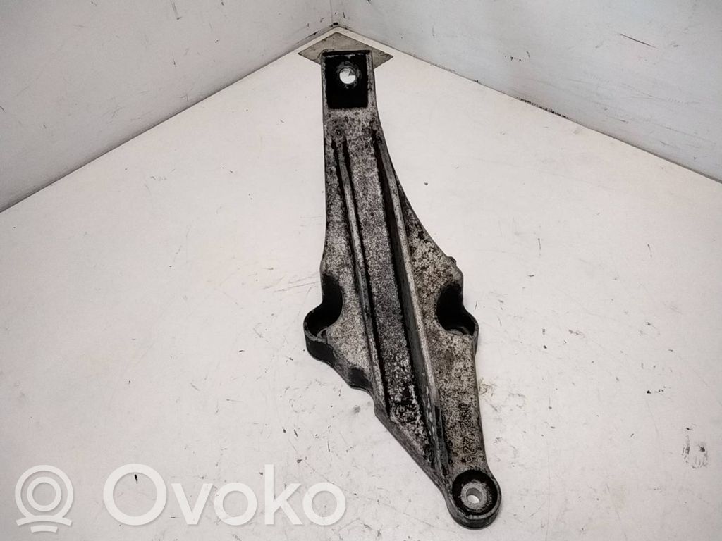 BMW 5 E39 Engine mounting bracket 
