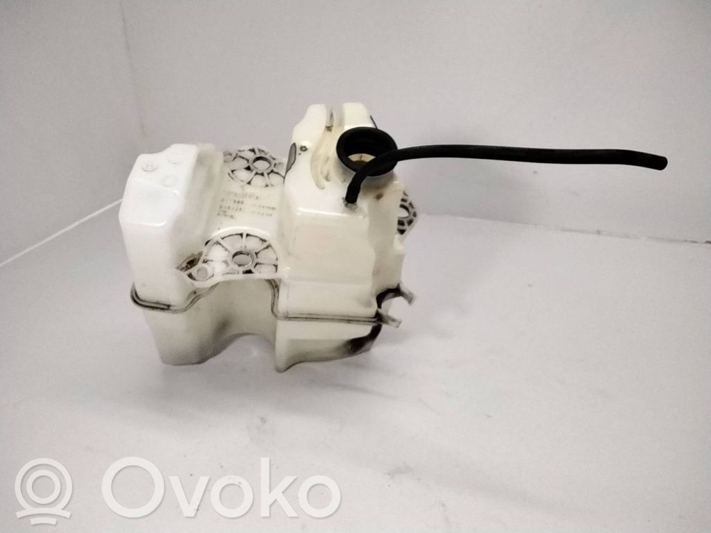 Volvo V70 Zbiornik płynu do spryskiwaczy szyby przedniej / czołowej 