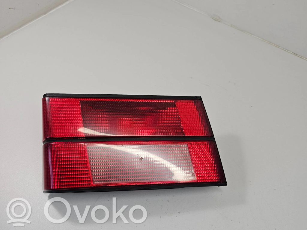 BMW 5 E34 Aizmugurējais lukturis pārsegā 
