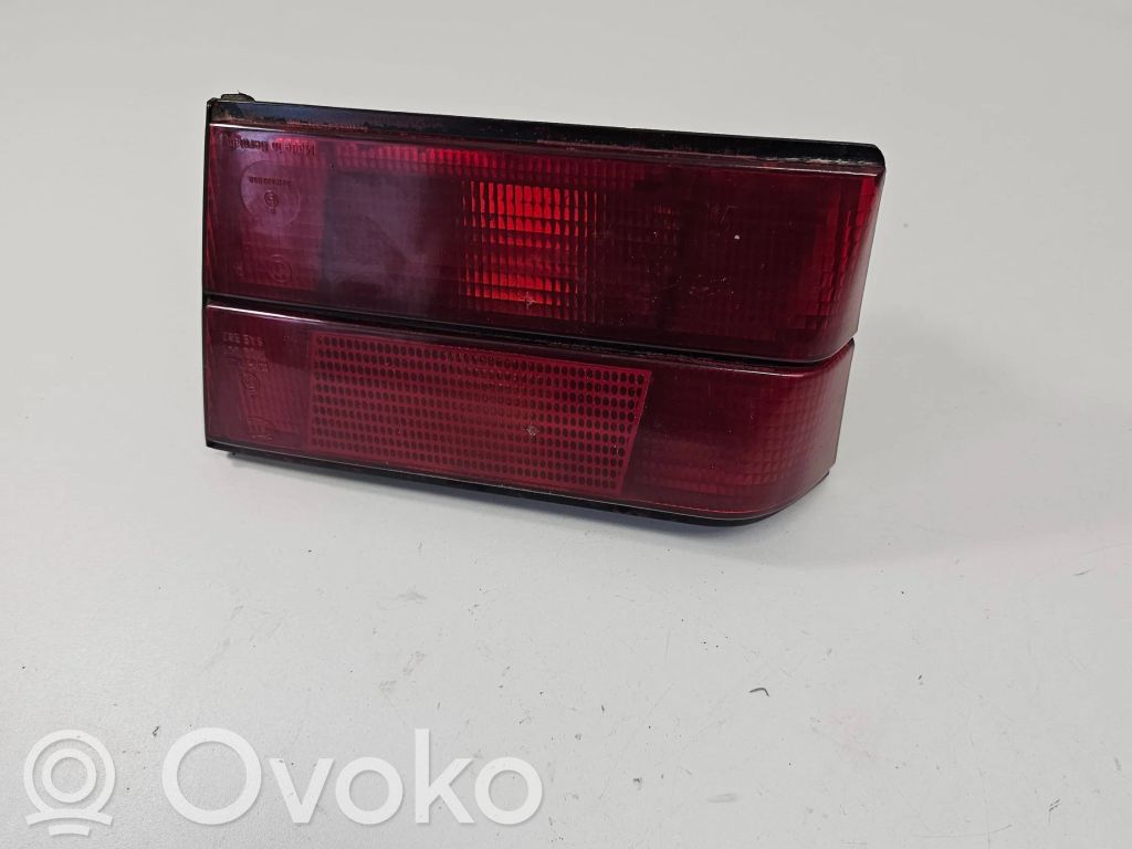 BMW 5 E34 Aizmugurējais lukturis pārsegā 