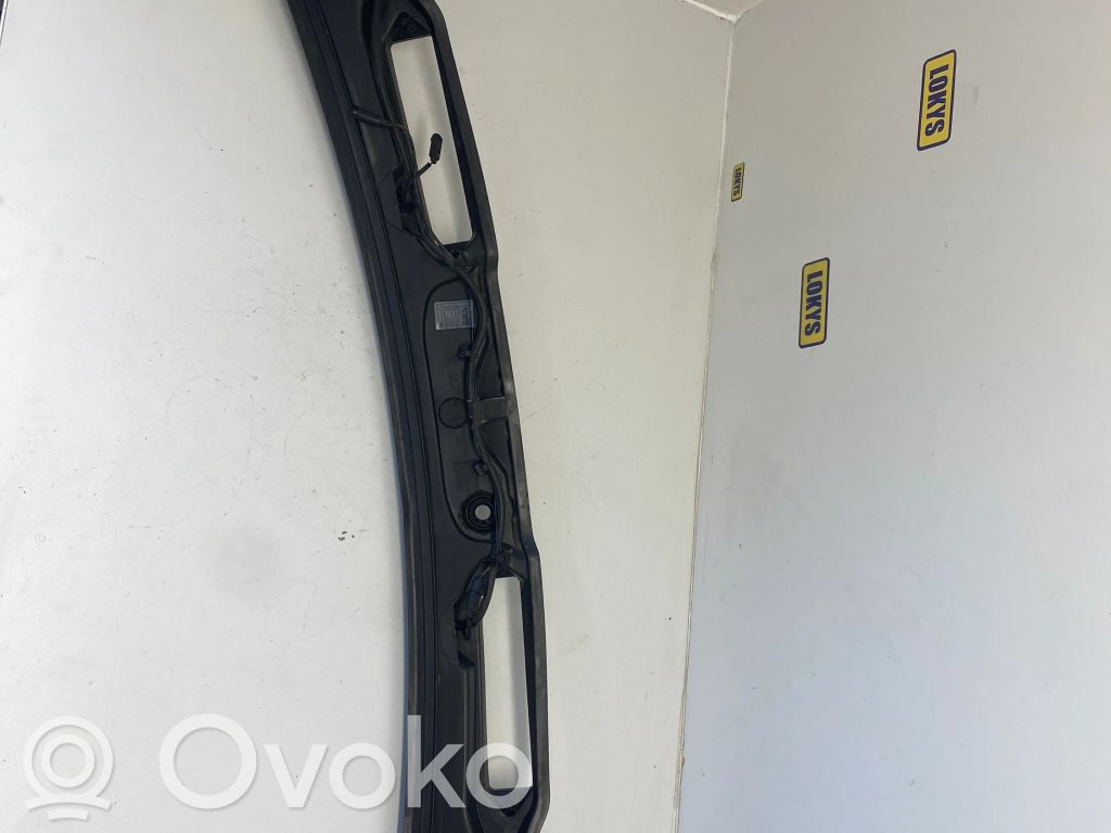 BMW 3 E90 E91 Wiper trim 