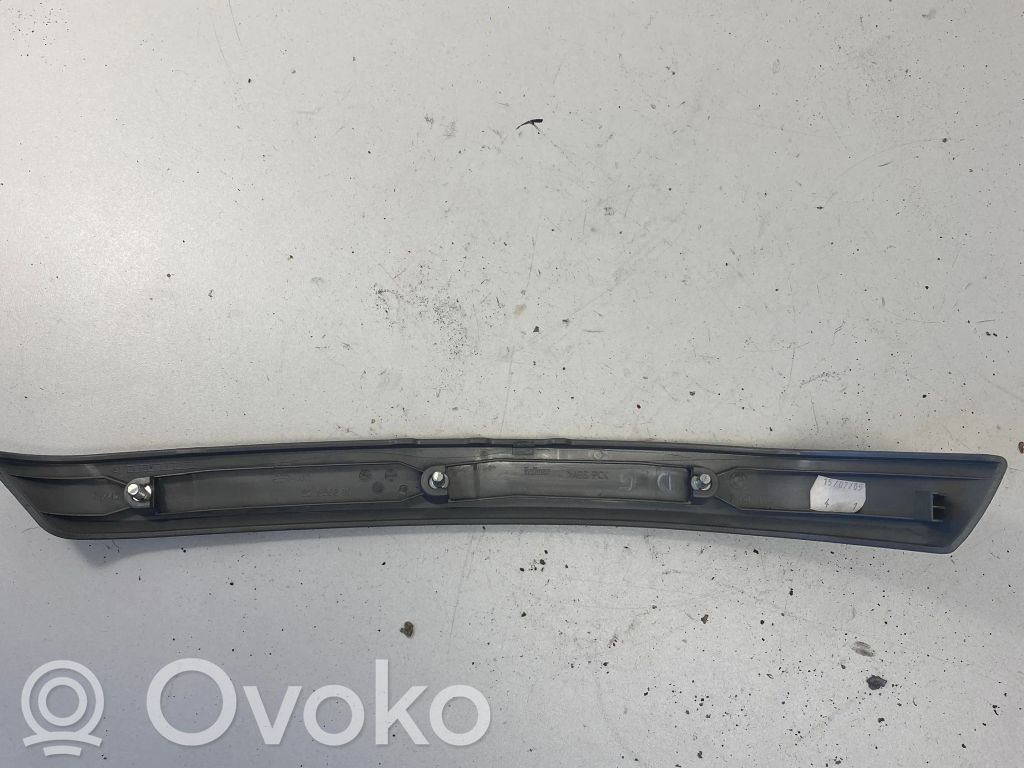 BMW 3 E90 E91 Kita salono detalė 