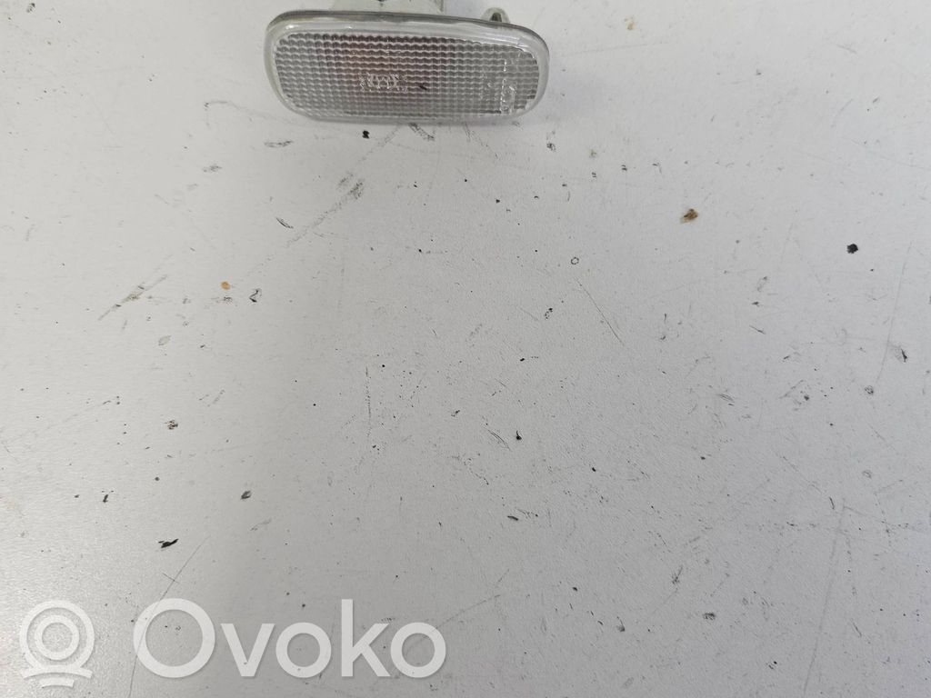 Toyota Prius (NHW20) Front fender indicator light 