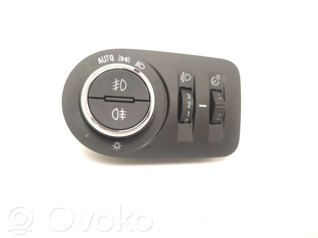Interruptor de control del panel de luces   17039710,9836300I80,012010N52