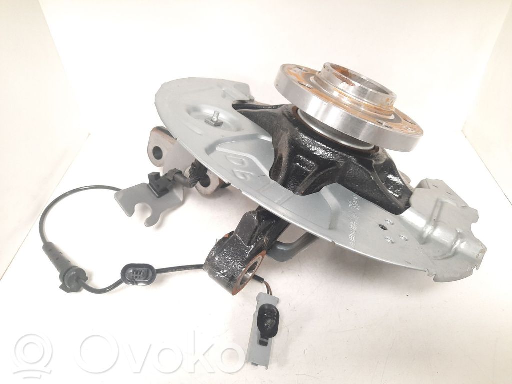 Front wheel hub spindle knuckle
