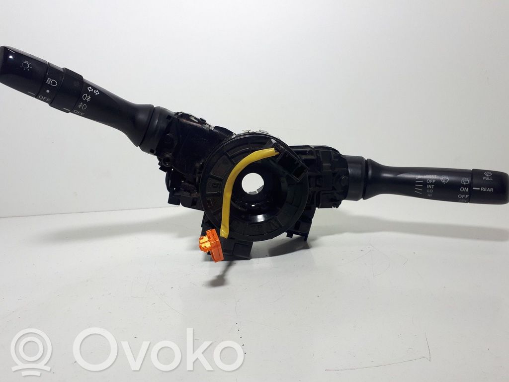 Toyota Yaris Leva indicatori 