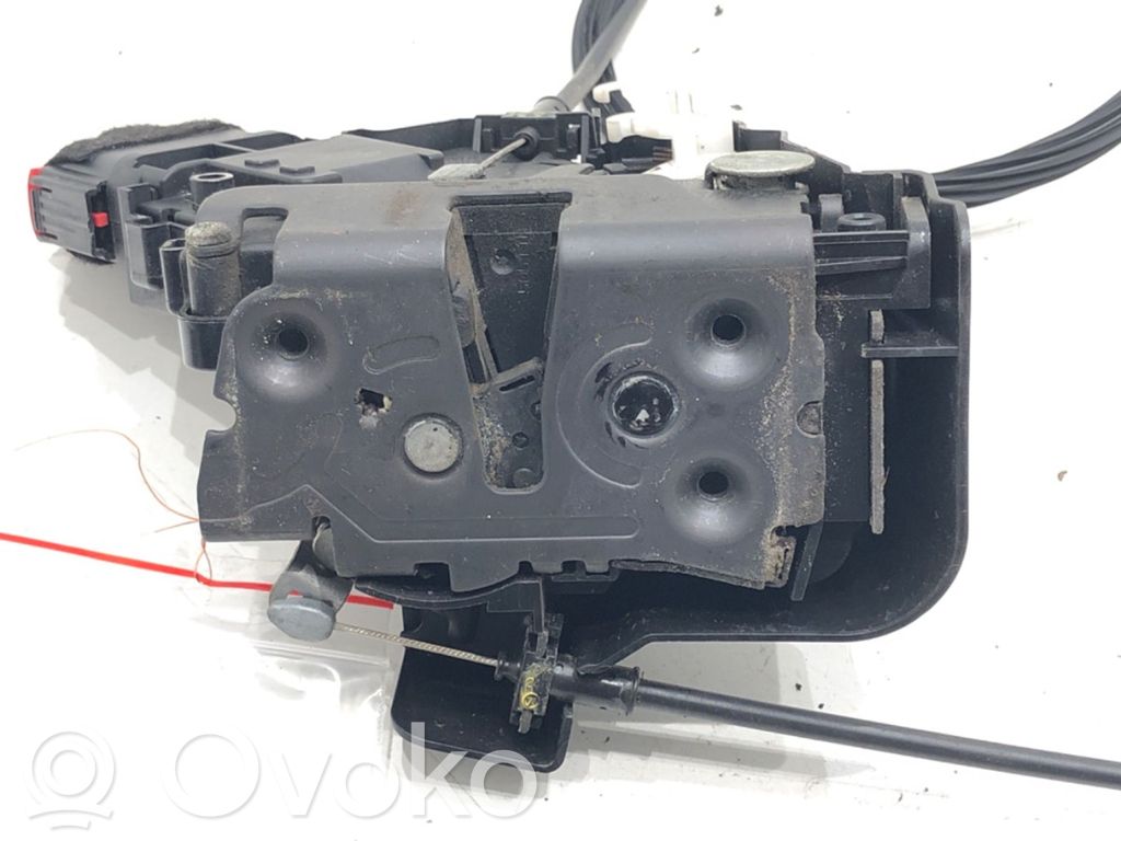 Volvo C30 Priekšpusē slēdzene 