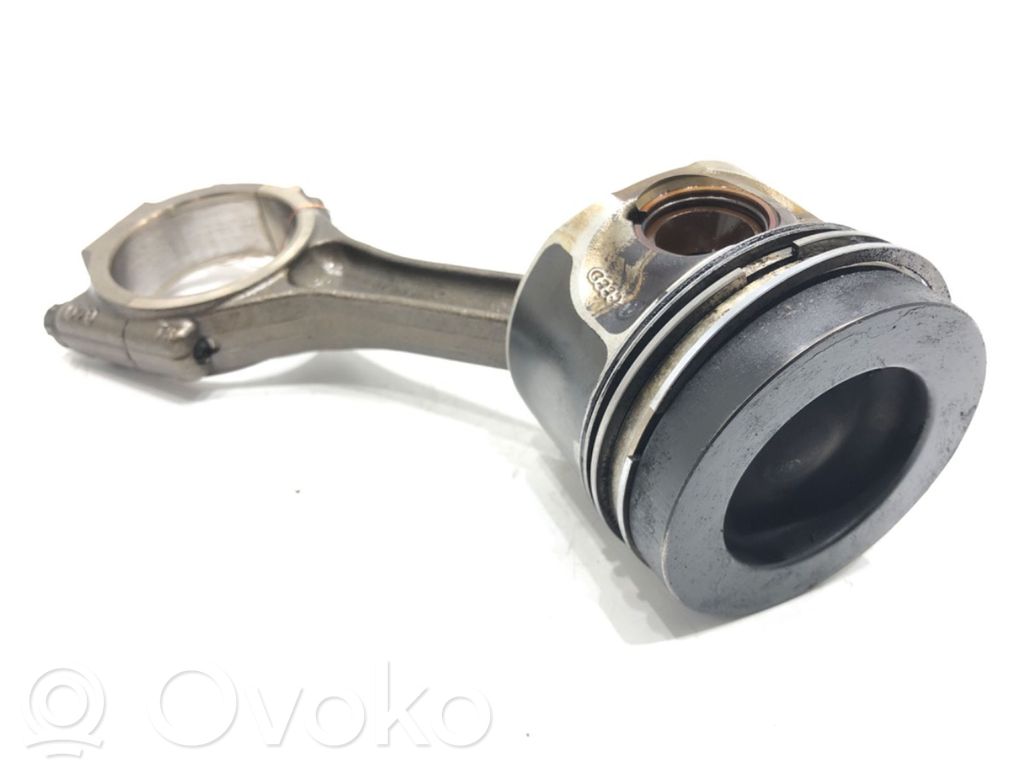 Volkswagen PASSAT B6 Piston with connecting rod 