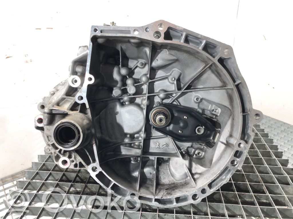 Opel Corsa F Caja de cambios manual de 5 velocidades 