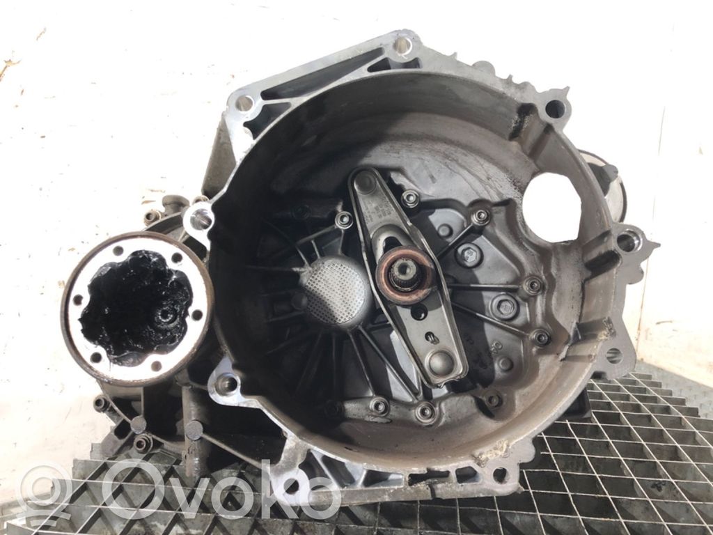 Volkswagen Golf VII Manual 5 speed gearbox 