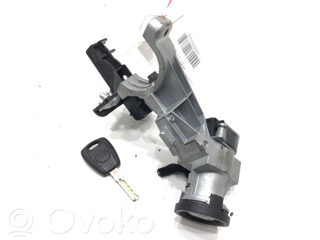 Fiat Grande Punto Aizdedzes atslēga 