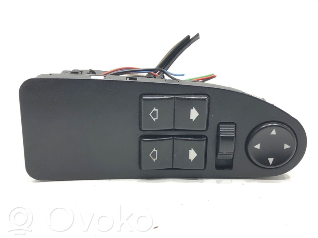 Electric window control switch   8368967