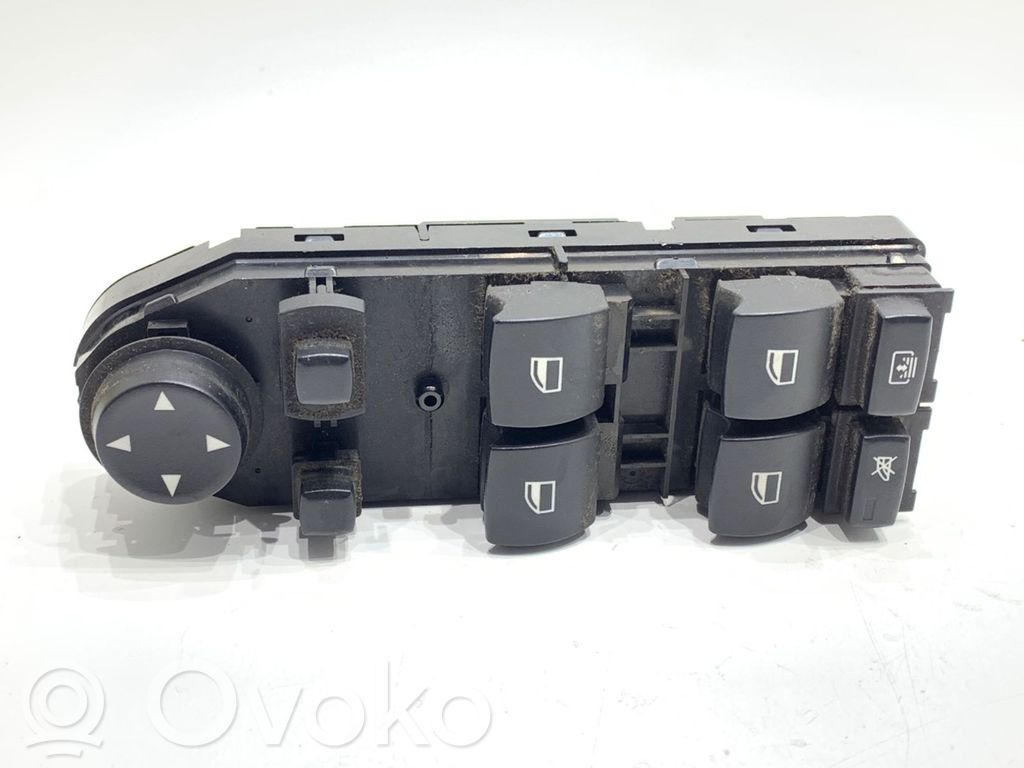 Electric window control switch   6943256