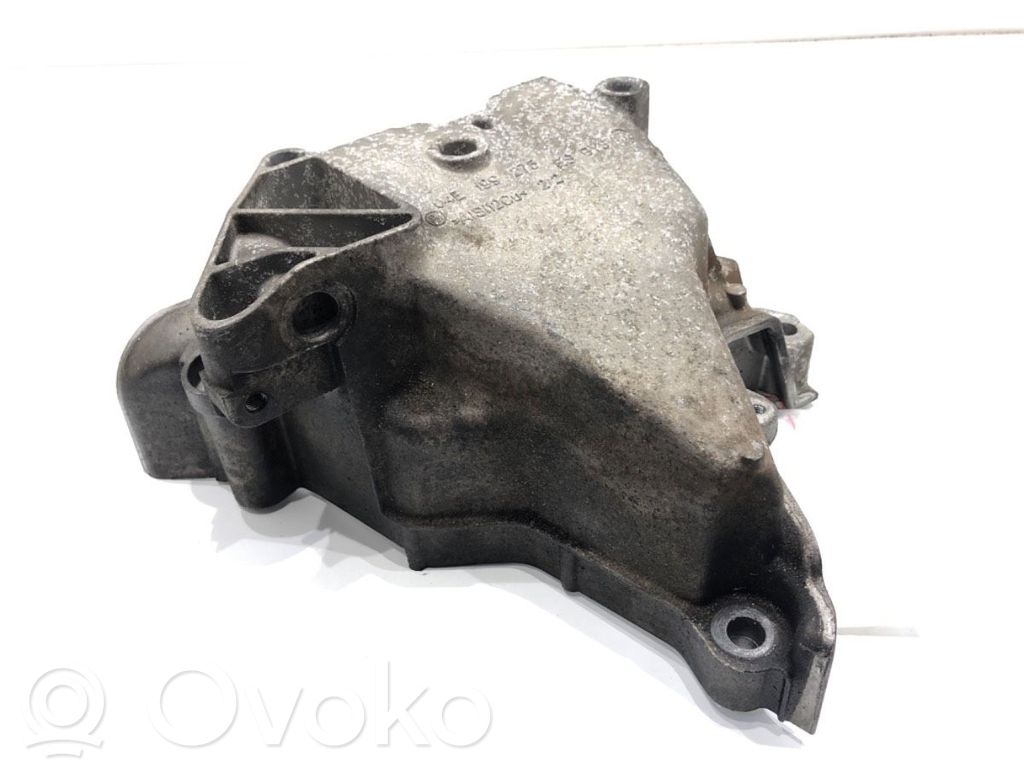 Volkswagen Golf VII Engine mounting bracket 