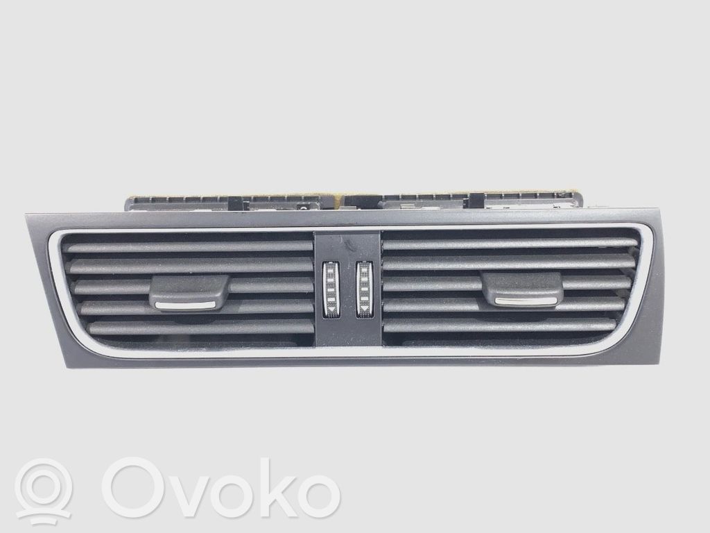 Audi A4 S4 B8 8K Boczna kratka nawiewu deski rozdzielczej 