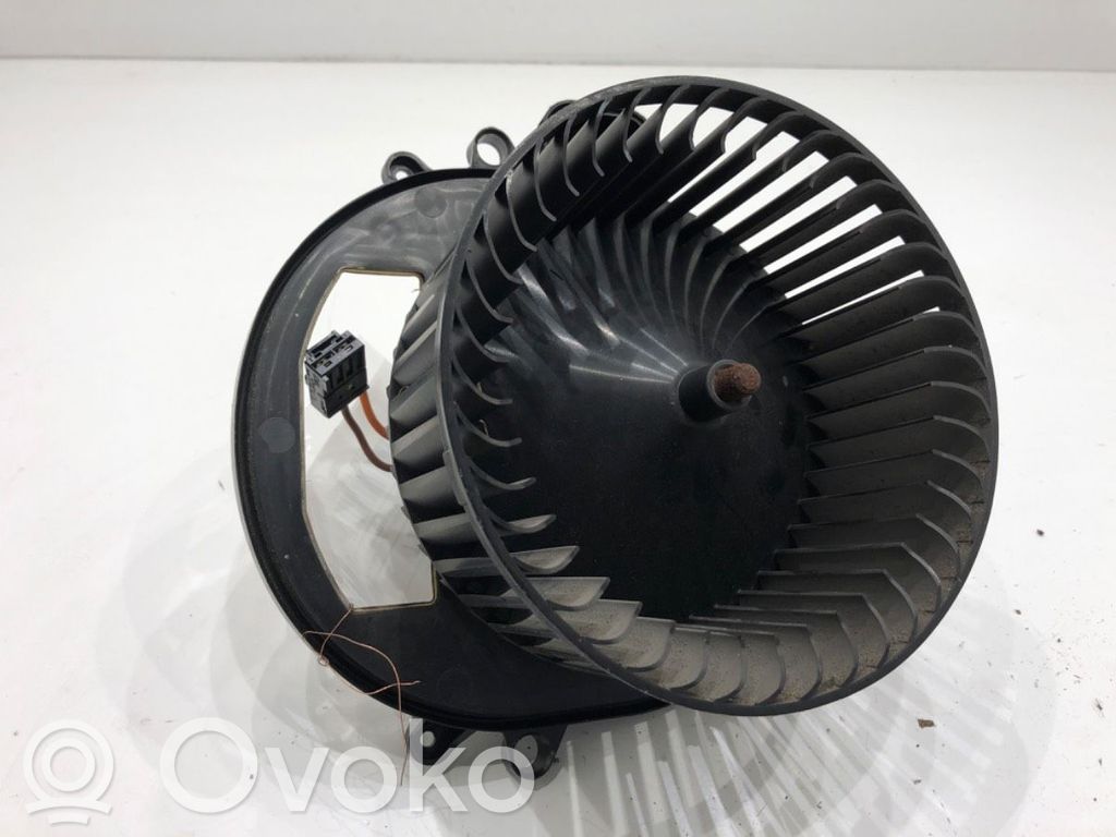 BMW 1 F20 F21 Pečiuko ventiliatorius/ putikas 
