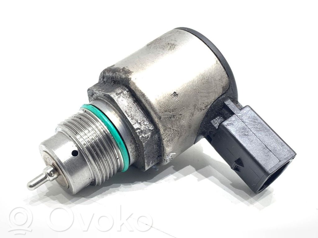 Volkswagen Golf VII Degvielas spiediena regulators 