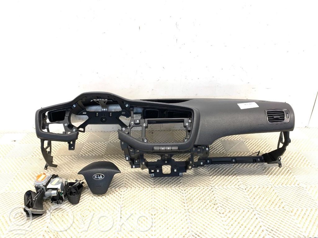 KIA Ceed Панель 