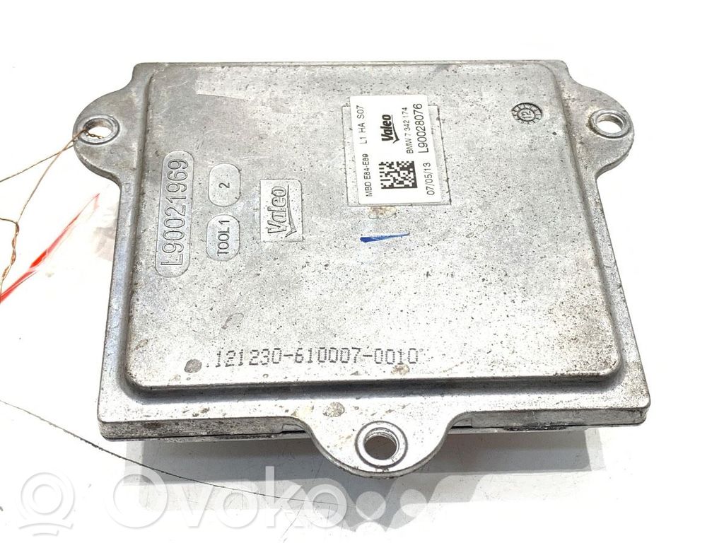 BMW X1 E84 Voltage converter/converter module 