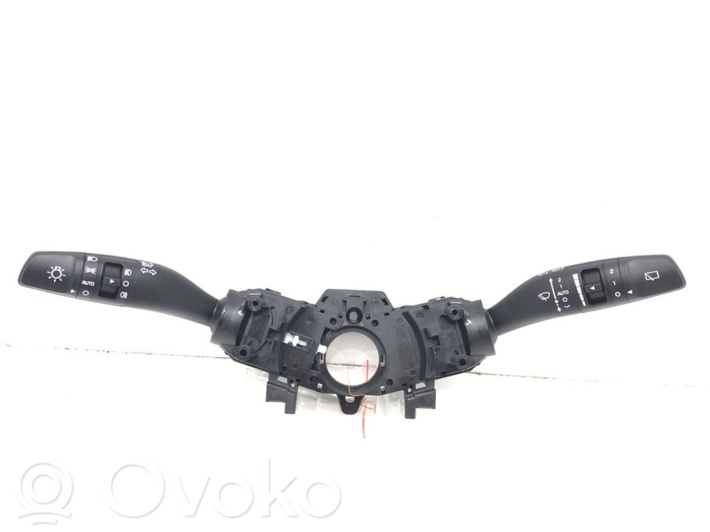 KIA Stonic Interruptor/palanca de limpiador de luz de giro 