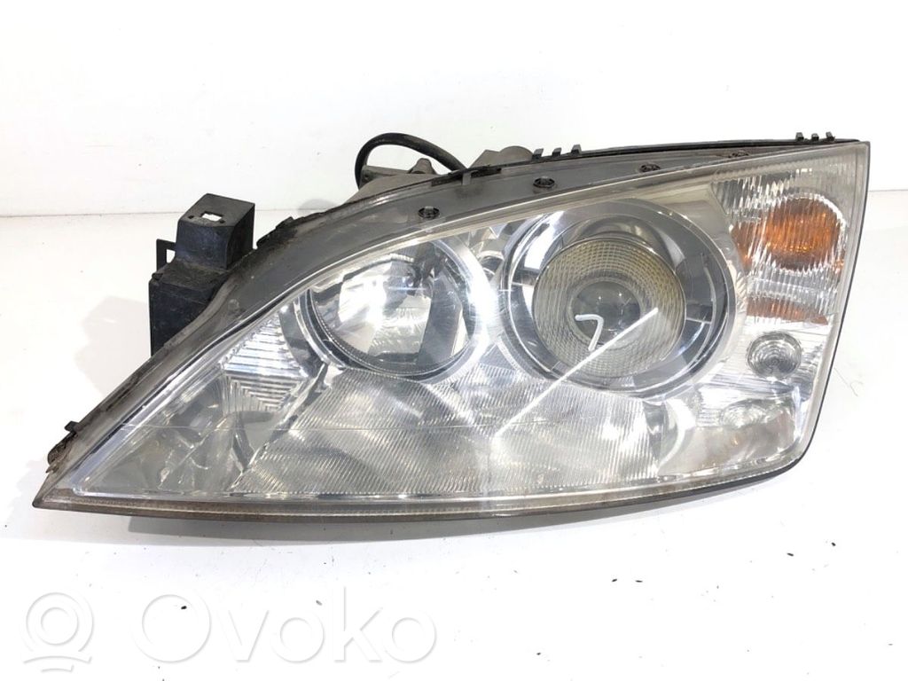 Ford Mondeo Mk III Phare frontale 