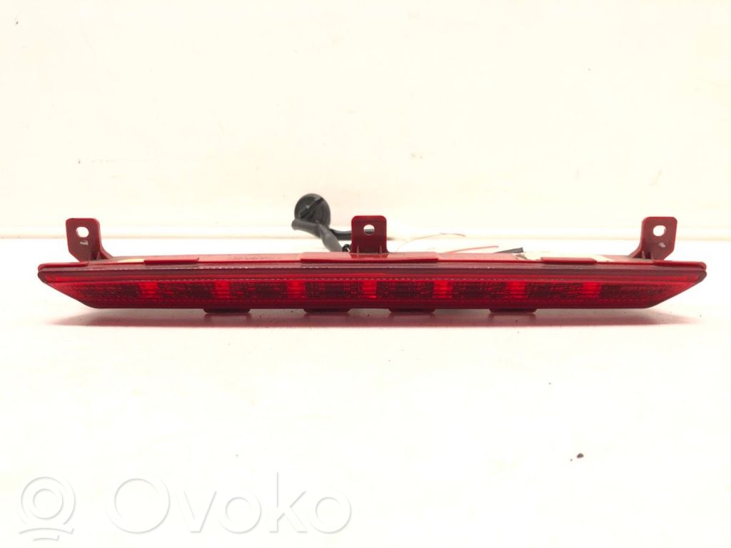 KIA Sportage Third/center stoplight 