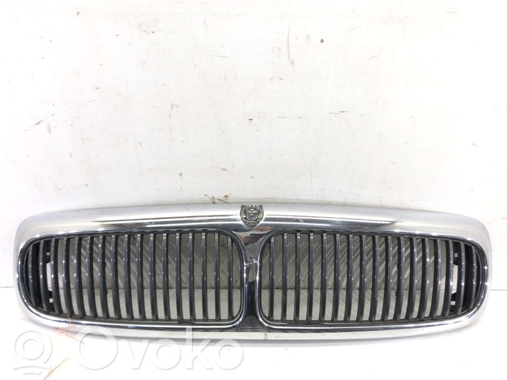 Jaguar XJ X308 Etusäleikkö 